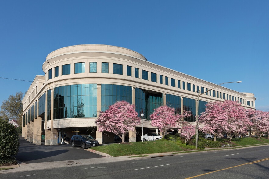 6849 Old Dominion Dr, McLean, VA for lease - Building Photo - Image 1 of 3