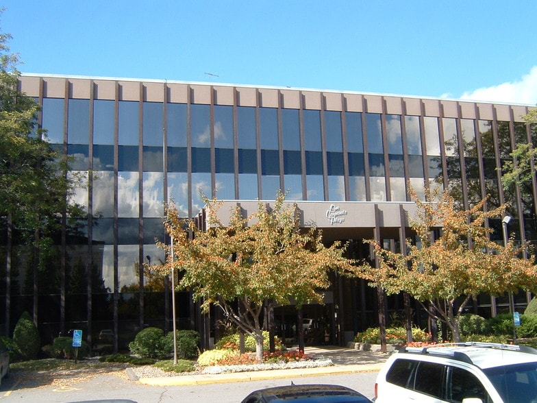 7400 Metro Blvd, Edina, MN for lease - Building Photo - Image 3 of 18