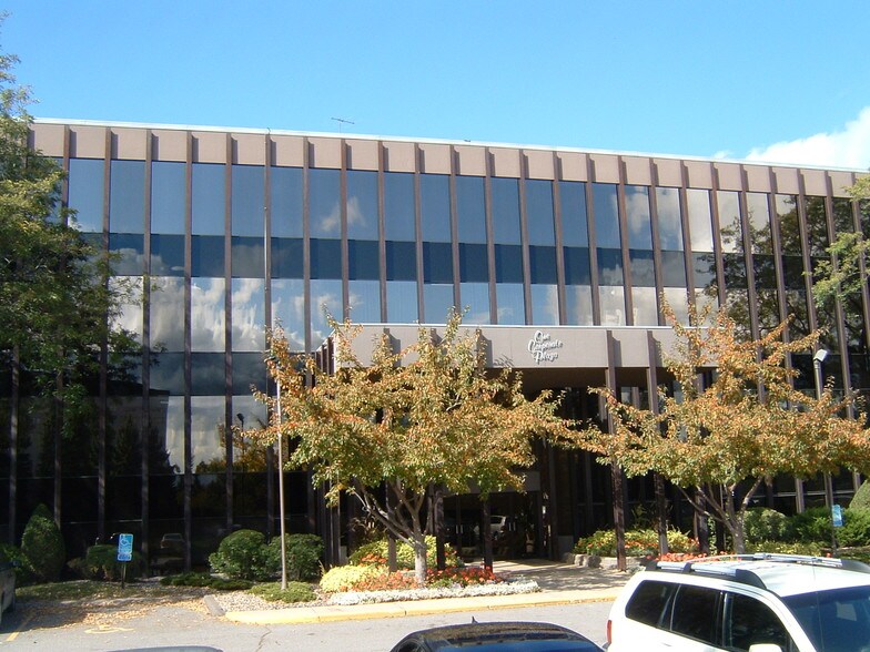 7400 Metro Blvd, Edina, MN à louer - Photo du bâtiment - Image 3 de 18