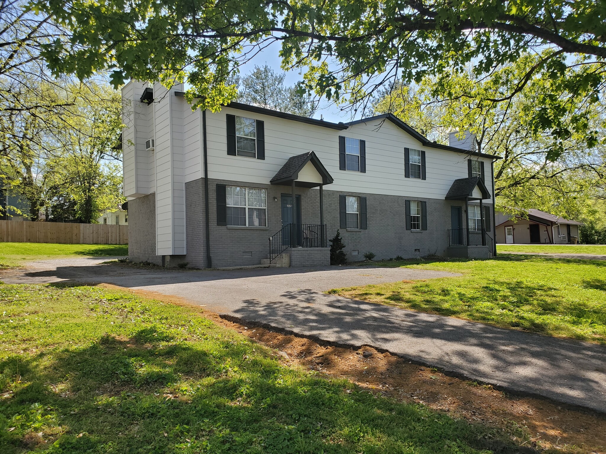 200-208 E Palestine Ave, Madison, TN for sale Primary Photo- Image 1 of 20