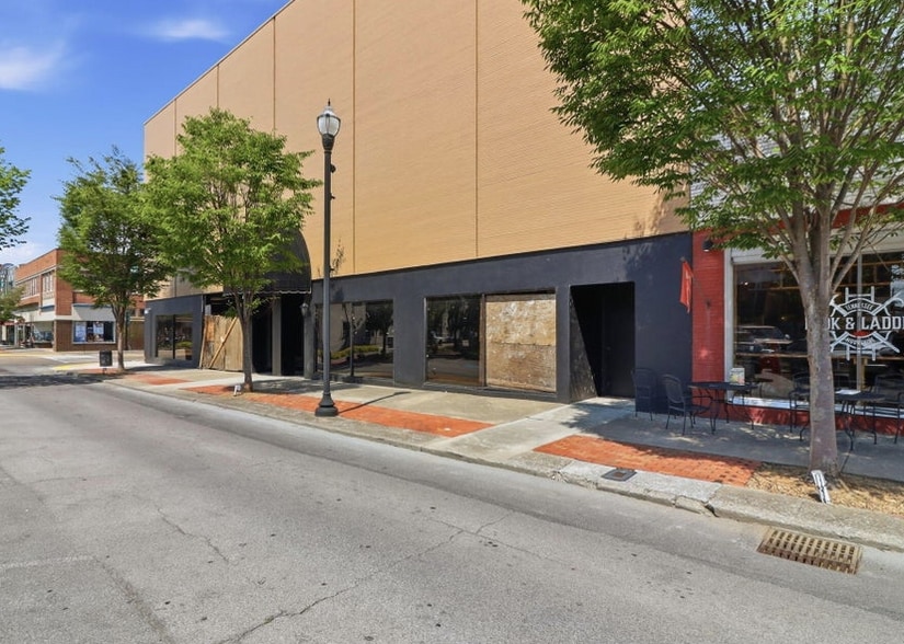 300 Broad St, Kingsport, TN for sale - Building Photo - Image 3 of 12