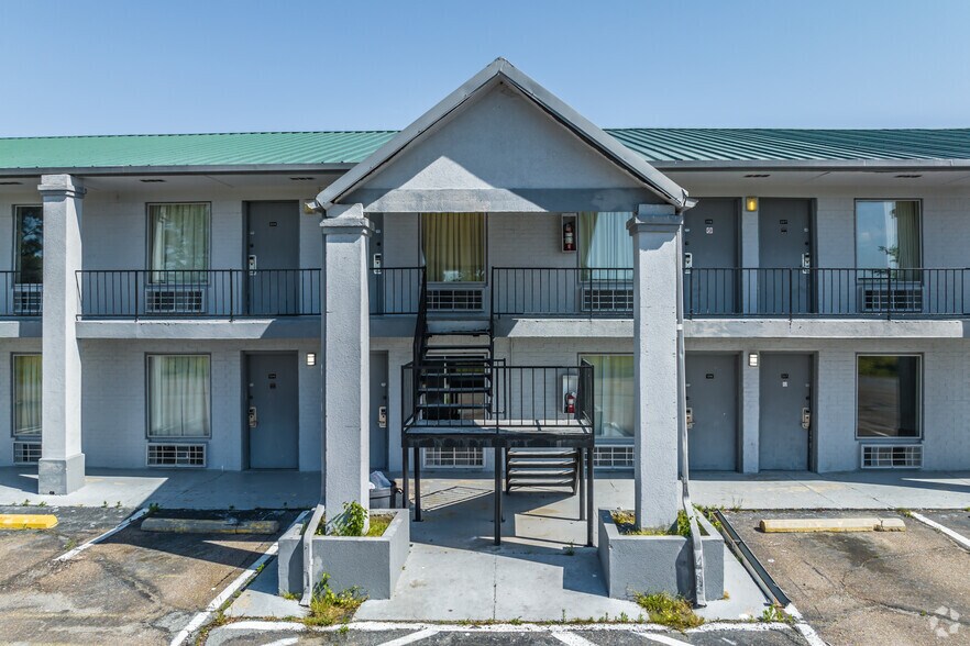 2002 Walker Dr, Brinkley, AR à vendre - Photo du bâtiment - Image 1 de 10