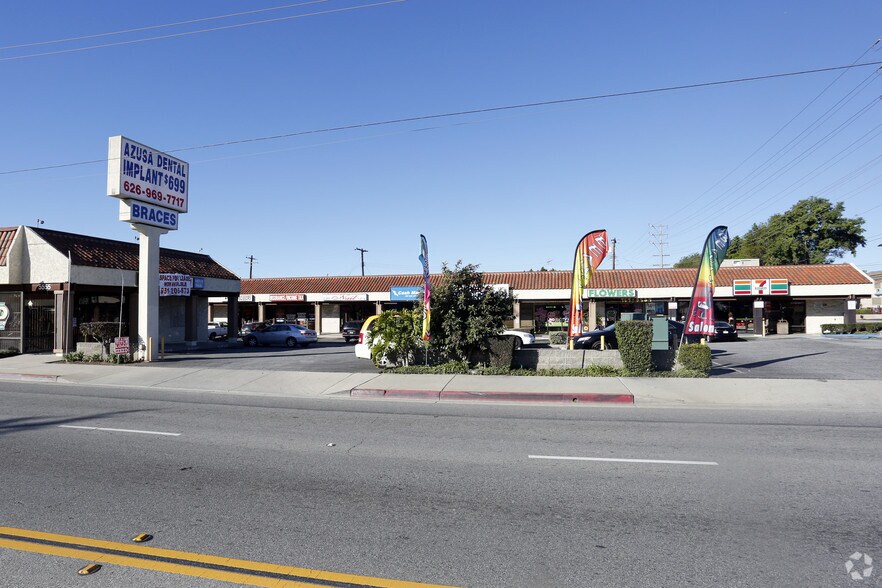 5555 N Azusa, Azusa, CA à louer - Photo principale - Image 2 de 4