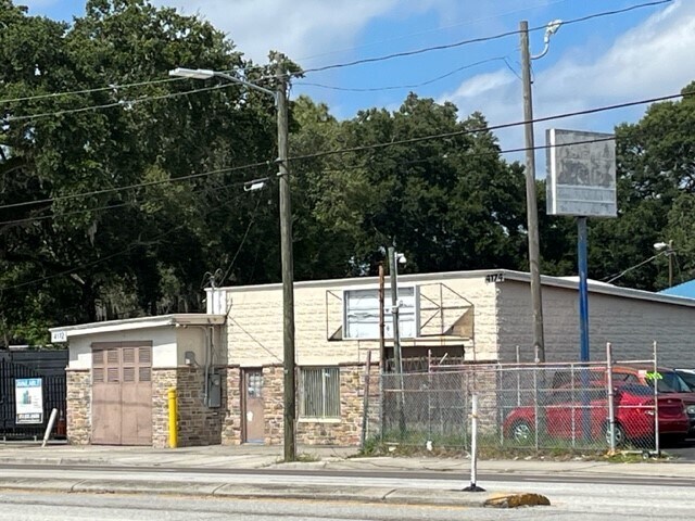 4172-4174 E Hillsborough Ave, Tampa, FL à vendre - Photo du bâtiment - Image 2 de 11