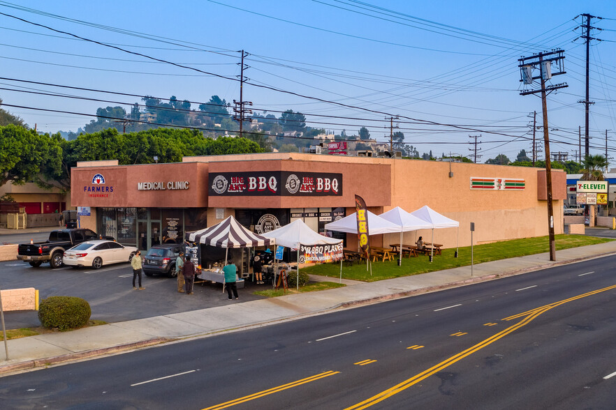 2211-2235 San Fernando Rd, Los Angeles, CA à louer - Photo du bâtiment - Image 1 de 5