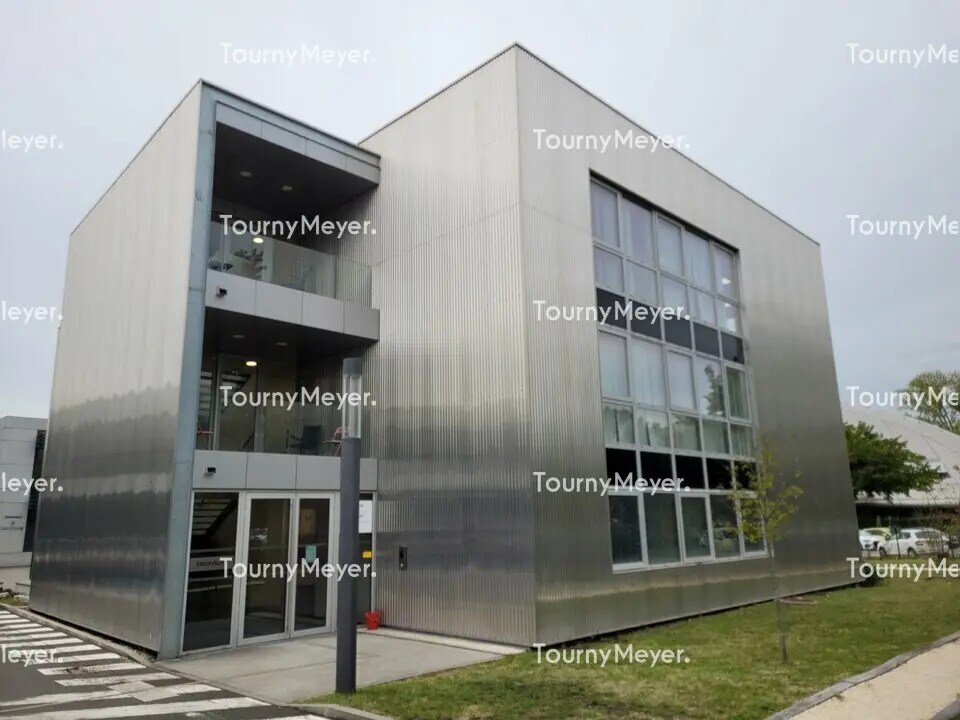 Office in Bordeaux for lease Building Photo- Image 1 of 9
