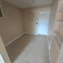 700 E Bay Dr, Largo, FL for lease Interior Photo- Image 2 of 3