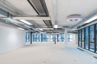 22-32 Rue De Clignancourt, Paris à louer Photo intérieure- Image 2 de 5