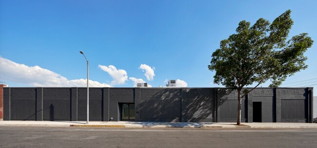 Plus de détails pour 1120 Seward St, Los Angeles, CA - Local d'activités à louer