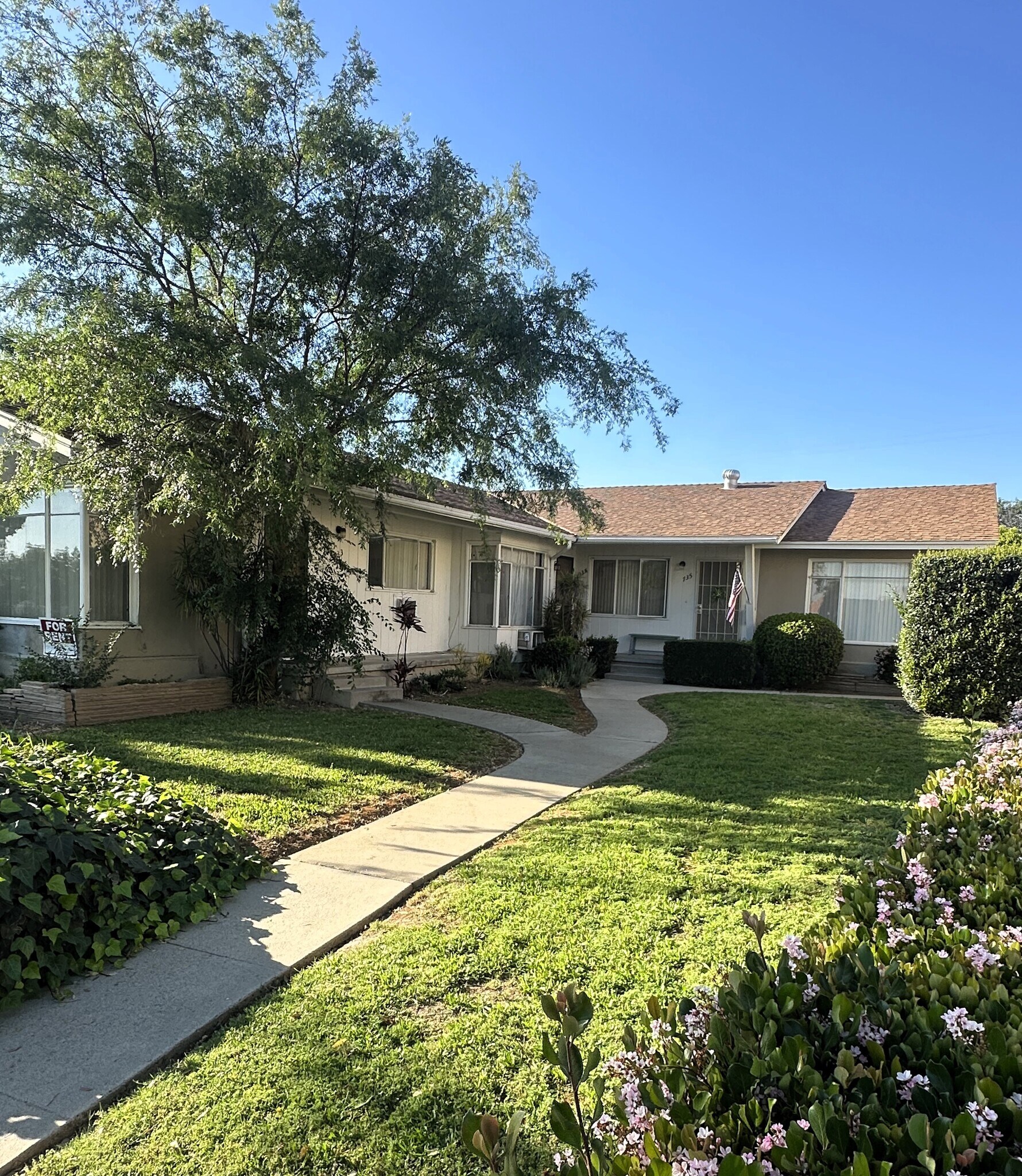 735 Barris Dr, Fullerton, CA à vendre Photo principale- Image 1 de 6