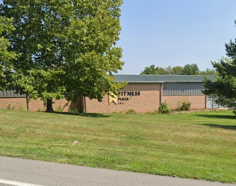 1124 Glenlivet Dr, Allentown, PA for lease Primary Photo- Image 1 of 2