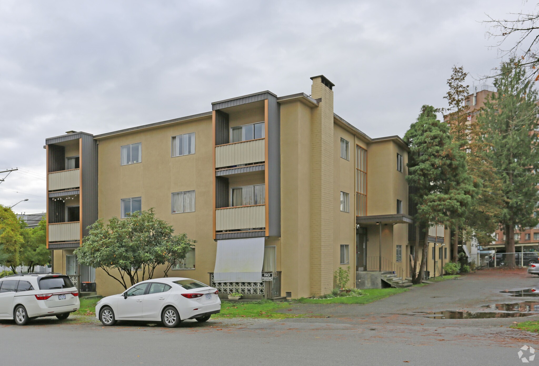 11901 222 St, Maple Ridge, BC for sale Primary Photo- Image 1 of 1