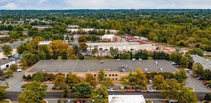 4291-4309 Henninger Ct, Chantilly, VA for lease Building Photo- Image 1 of 5