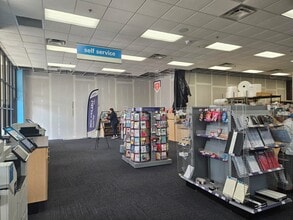 760 SE Maynard Rd, Cary, NC à louer Photo du bâtiment- Image 1 de 8