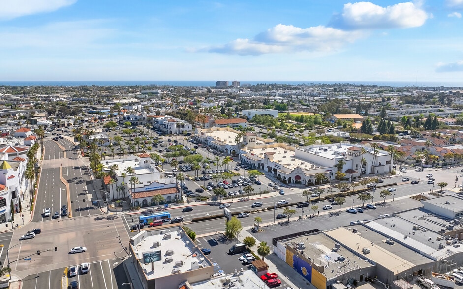 Costa Mesa Courtyards portfolio of 7 properties for sale on LoopNet.ca - Building Photo - Image 1 of 6