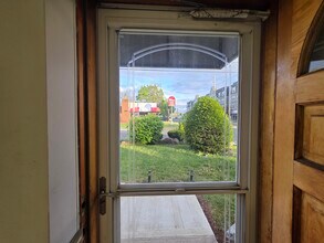 97 Frank St, Somerset, NJ for lease Interior Photo- Image 2 of 10