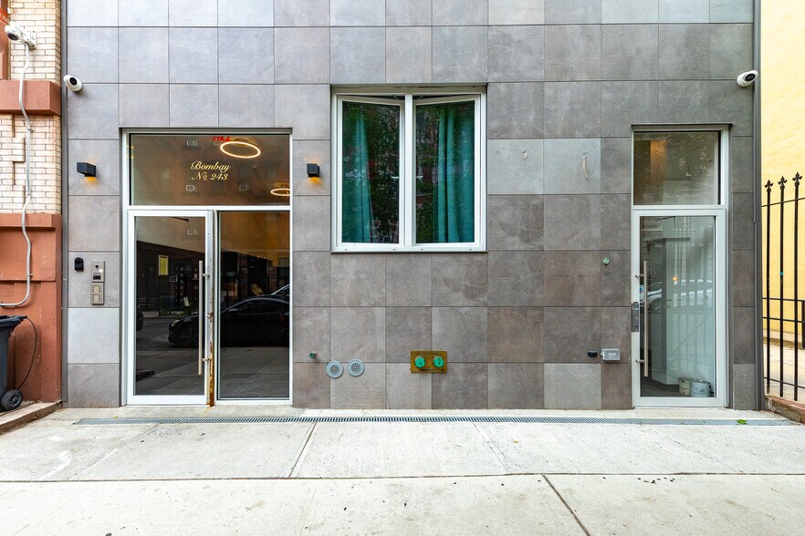 243 E 7th St, New York, NY à louer - Photo du bâtiment - Image 2 de 9