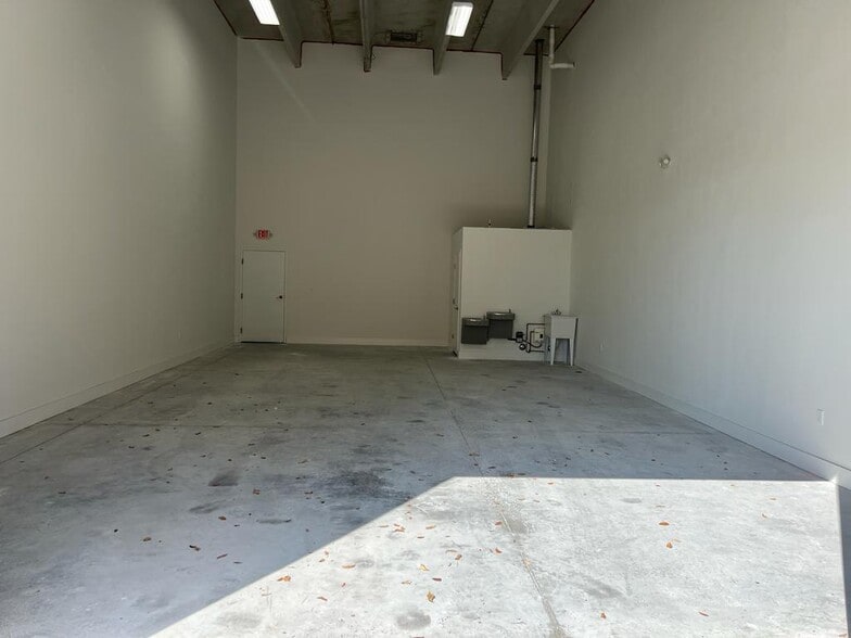 13080 SW 248th St, Homestead, FL for lease - Interior Photo - Image 2 of 9