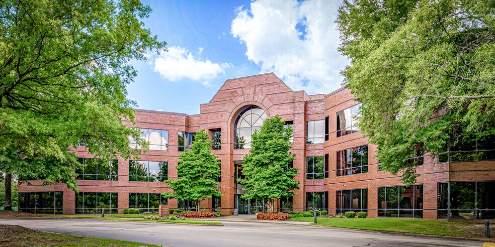 8295 Tournament Dr, Memphis, TN à louer - Photo du bâtiment - Image 2 de 23