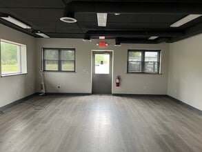 16840 Pheasant Dr, Brookfield, WI à louer Photo du bâtiment- Image 2 de 20