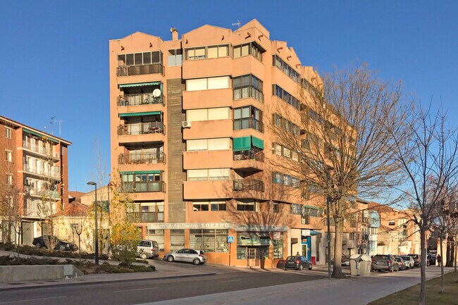 More details for Calle Ferial, 38, Guadalajara - Office/Retail for Lease