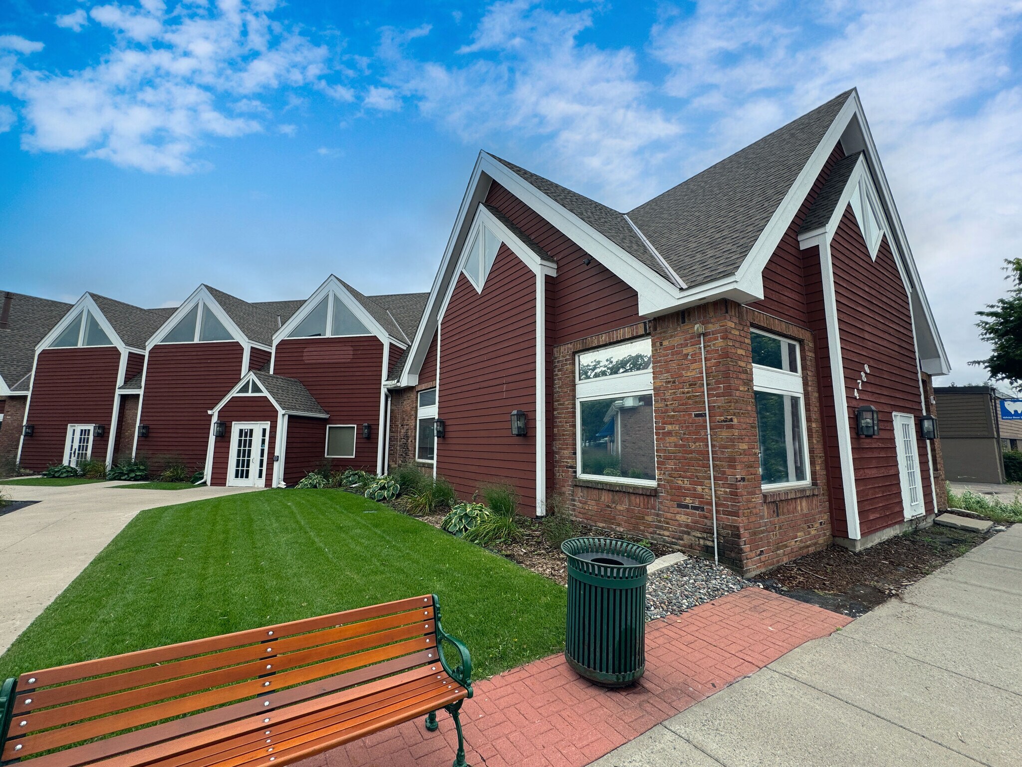 2214 5th St, White Bear Lake, MN à vendre Photo du bâtiment- Image 1 de 19