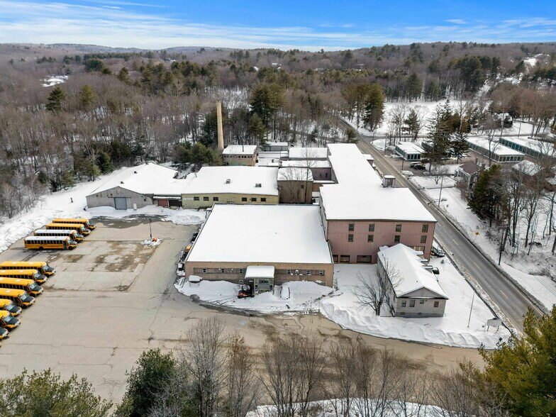 137 Schofield Ave, Dudley, MA à vendre - Photo du bâtiment - Image 3 de 6