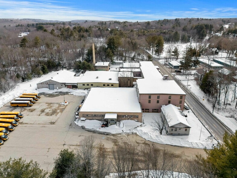 137 Schofield Ave, Dudley, MA à vendre - Photo du bâtiment - Image 3 de 6