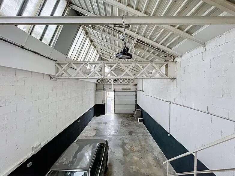 195 Avenue Francis De Pressensé, Vénissieux for lease - Interior Photo - Image 1 of 2