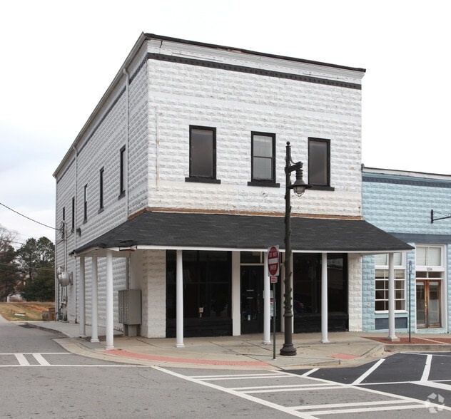 5518 Main St, Flowery Branch, GA for lease - Primary Photo - Image 1 of 4
