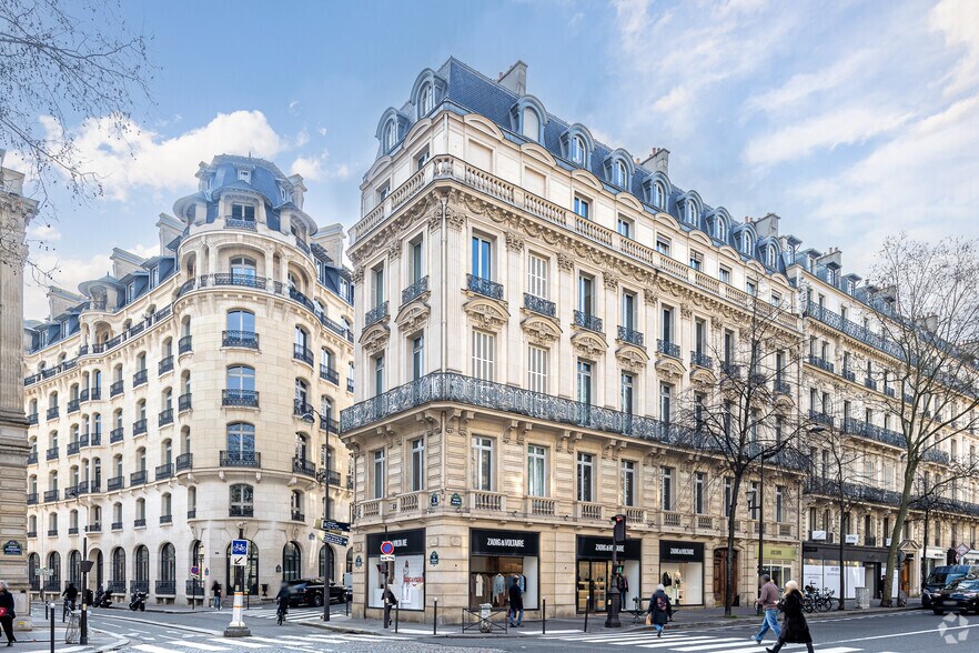 3 Avenue Victor Hugo, Paris à louer - Photo du bâtiment - Image 3 de 7
