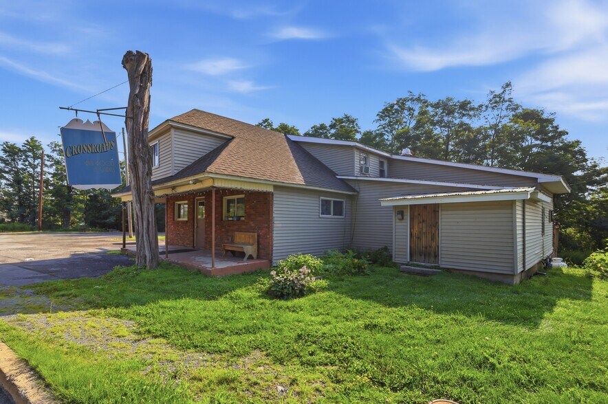 225 Owego Turnpike, Waymart, PA à vendre - Photo du bâtiment - Image 3 de 69