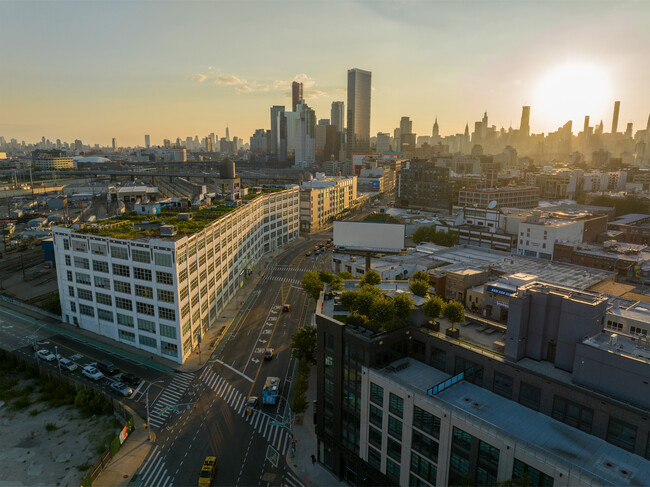 Plus de détails pour 37-18 Northern Blvd, Long Island City, NY - Bureau, Bureau/Commerce de détail à louer