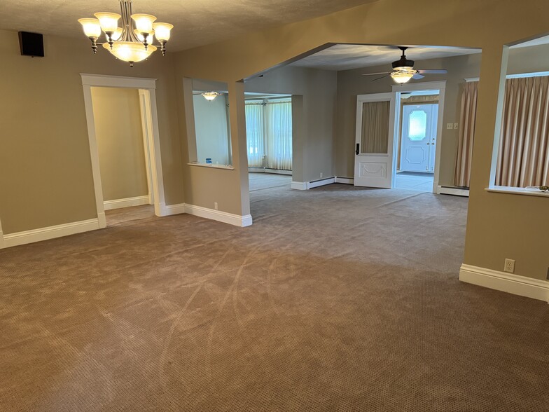 406 Cleveland St, Farmersville, IL à vendre - Photo du bâtiment - Image 2 de 10