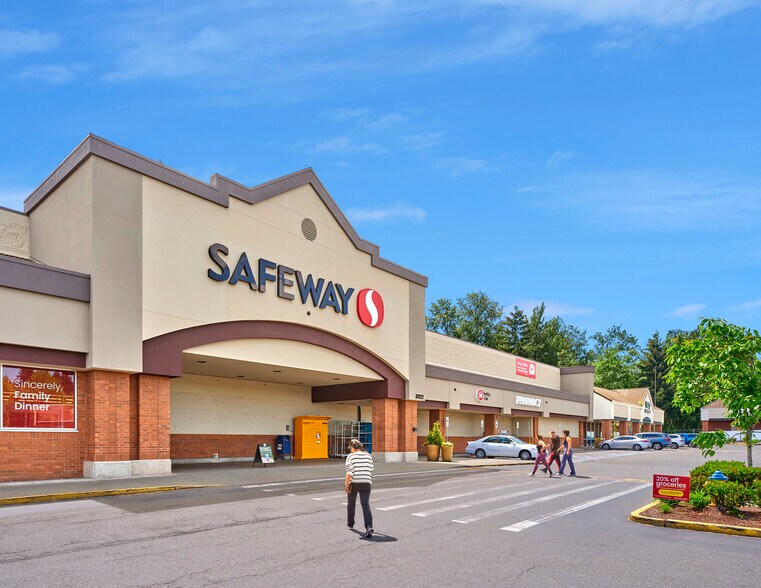 Thomas Lake Center portefeuille de 5 propriétés à vendre sur LoopNet.ca - Photo principale - Image 1 de 11