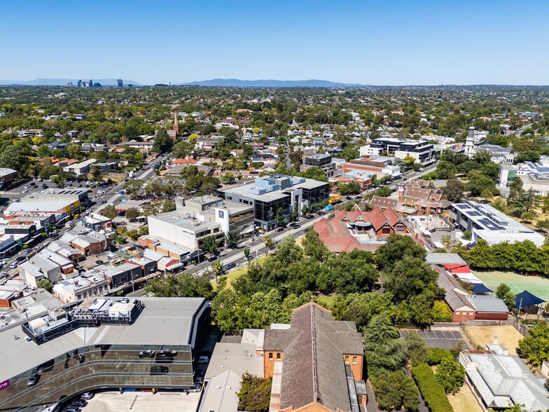 693 Burke Rd, Camberwell for sale - Building Photo - Image 2 of 2