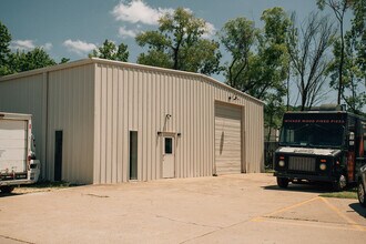 519 W Poplar St, Fayetteville, AR for lease Interior Photo- Image 2 of 5