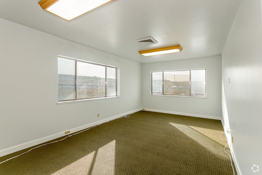 276 E Parr Blvd, Reno, NV à louer - Photo intérieure - Image 3 de 24