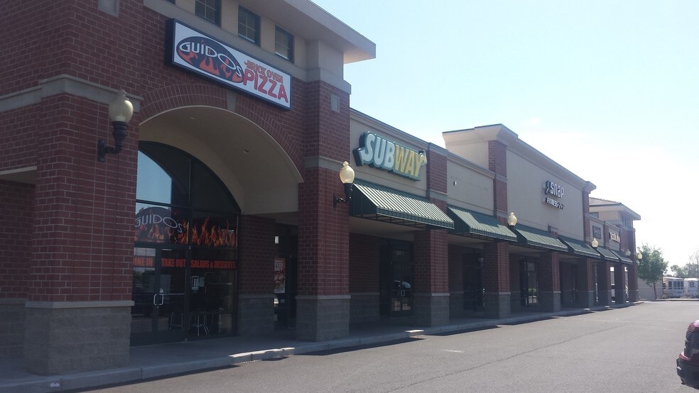 2707 W Broadway Ave, Moses Lake, WA à louer - Photo du bâtiment - Image 3 de 11