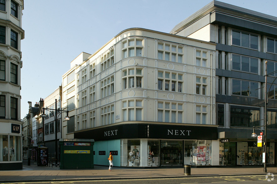 321-323 Oxford Close, London à louer - Photo du bâtiment - Image 2 de 3