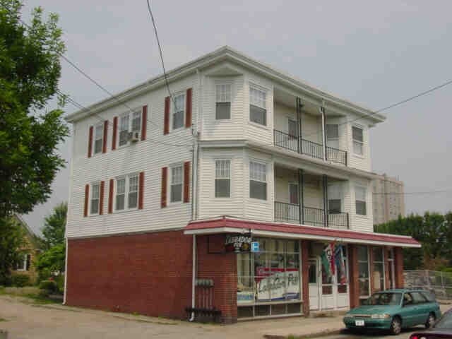 1753-1757 Cranston St, Cranston, RI à louer - Photo du bâtiment - Image 3 de 5