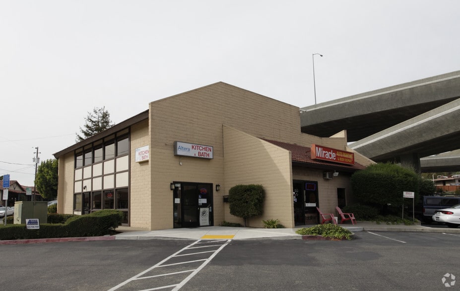 1075-1079 Boulevard Way, Walnut Creek, CA à louer - Photo principale - Image 1 de 4