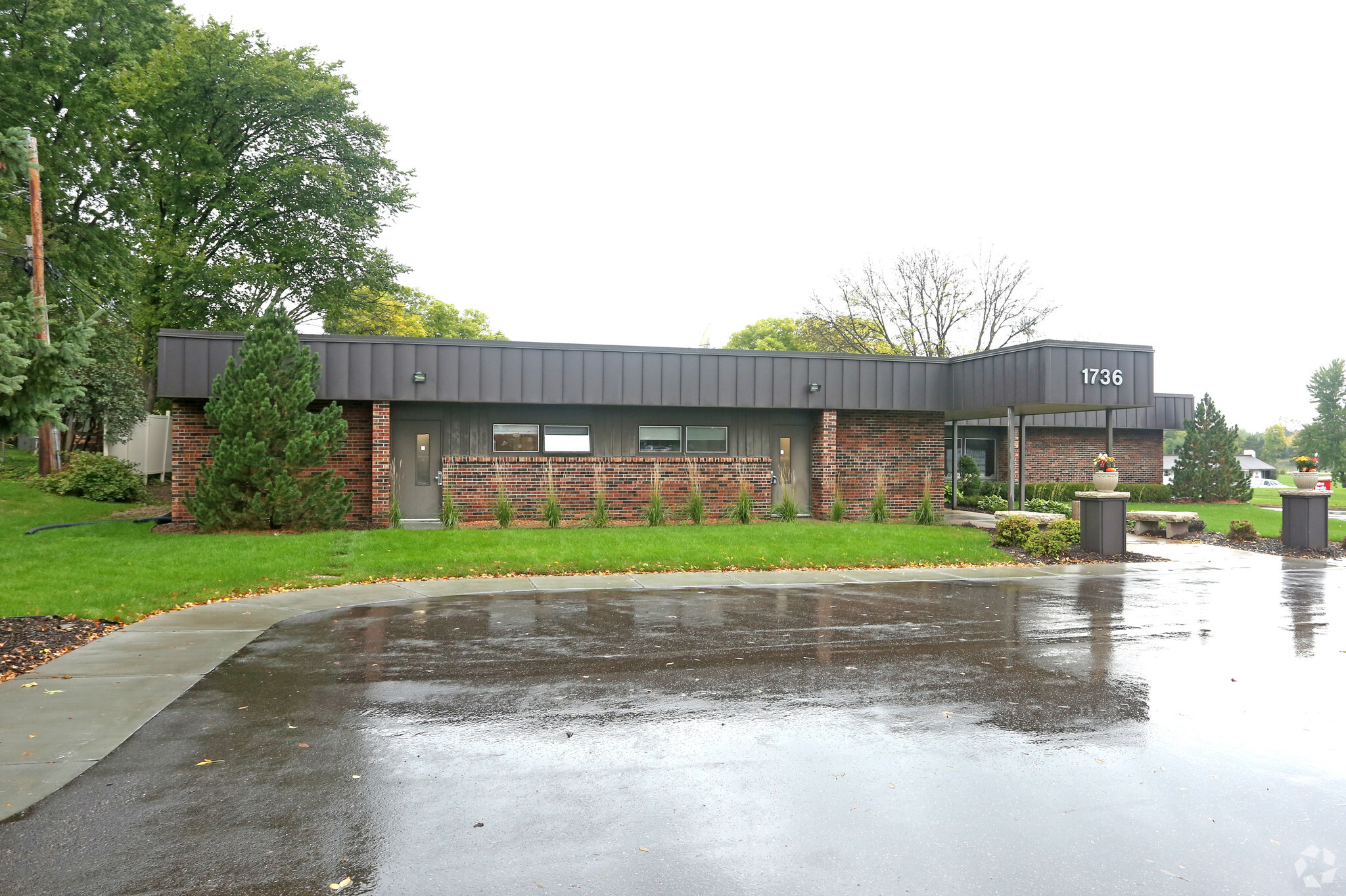 1736 Cope Ave E, Maplewood, MN for sale Building Photo- Image 1 of 1