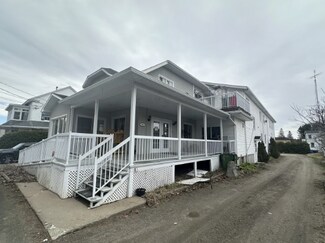 Plus de détails pour 100 Rue Saint-Olivier, Saint-alexis-des-monts, QC - Multi-résidentiel à vendre