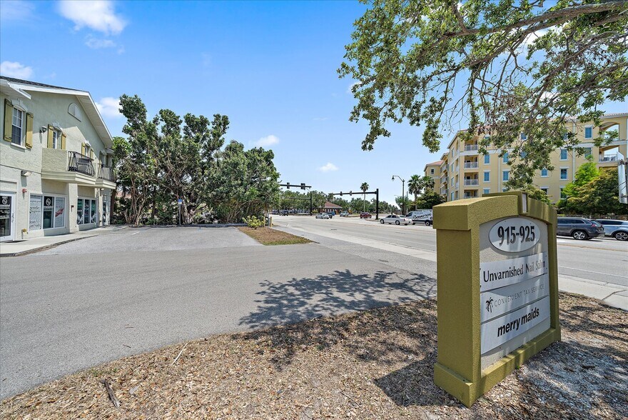 925 Tamiami Trl S, Venice, FL à vendre - Photo du bâtiment - Image 3 de 26