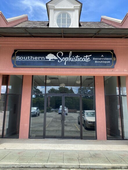 7865 Jefferson Hwy, Baton Rouge, LA à louer - Photo du bâtiment - Image 2 de 5