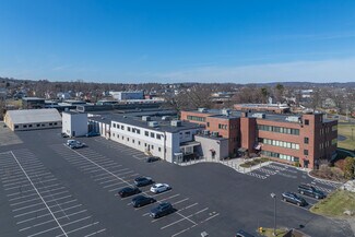 Plus de détails pour 44 Shelter Rock Rd, Danbury, CT - Plusieurs types d'espaces à louer