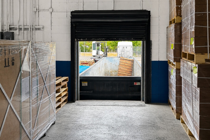 76 National Rd, Edison, NJ for lease - Interior Photo - Image 2 of 16