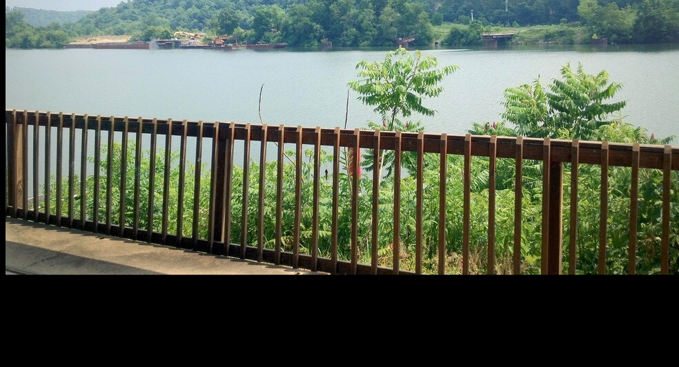 736 Front St, Fredericktown, PA à vendre - Photo du bâtiment - Image 3 de 29