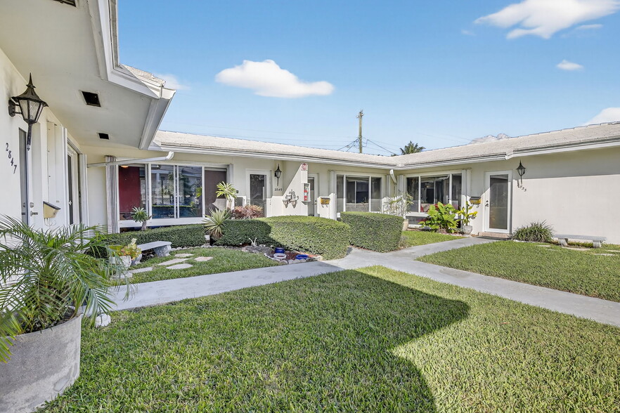 2853 NE 30th St, Fort Lauderdale, FL for sale - Building Photo - Image 2 of 3